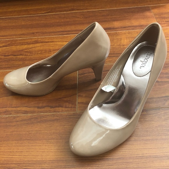 Merona Heels in US Size 7 - Picture 5 of 6